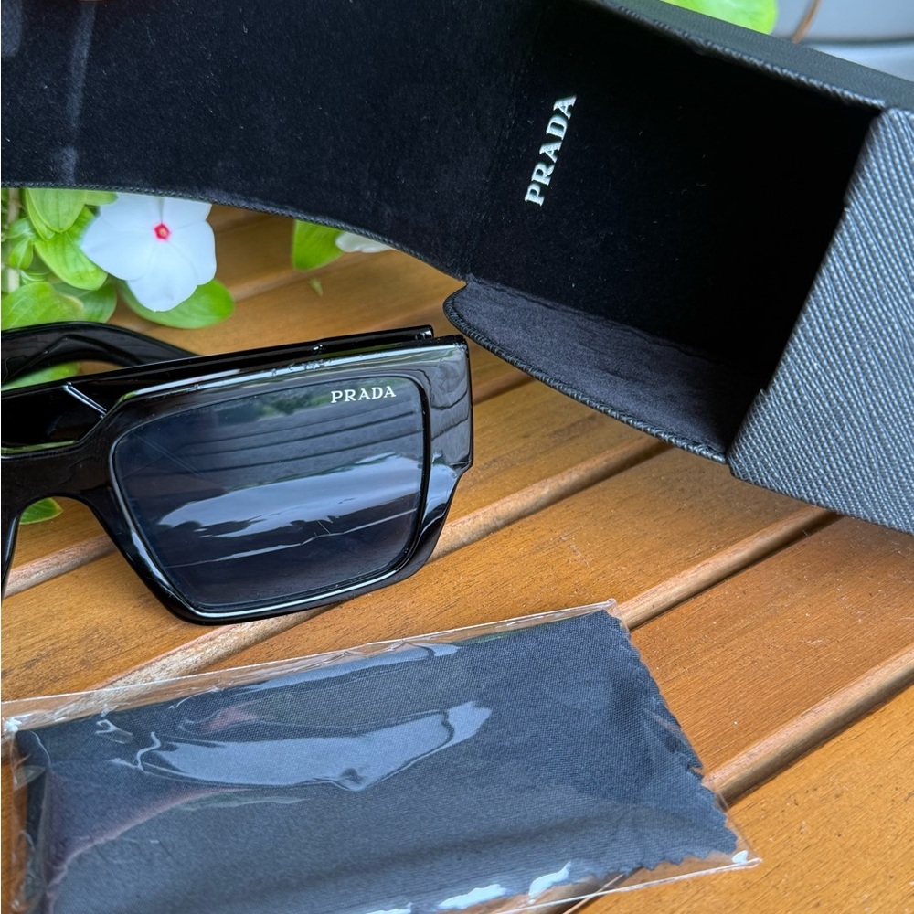 Prada Black Sunglasses with Case Retail $563 ✨EUC No scratches on Lenses - Picture 2 of 10